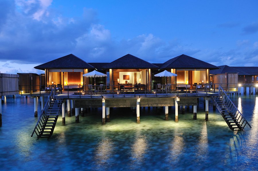 PARADISE ISLAND RESORT