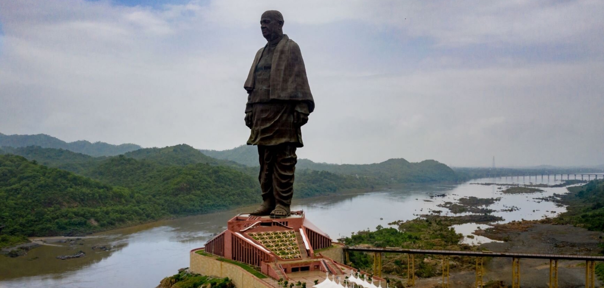 DESTINATION STATUE OF UNITY