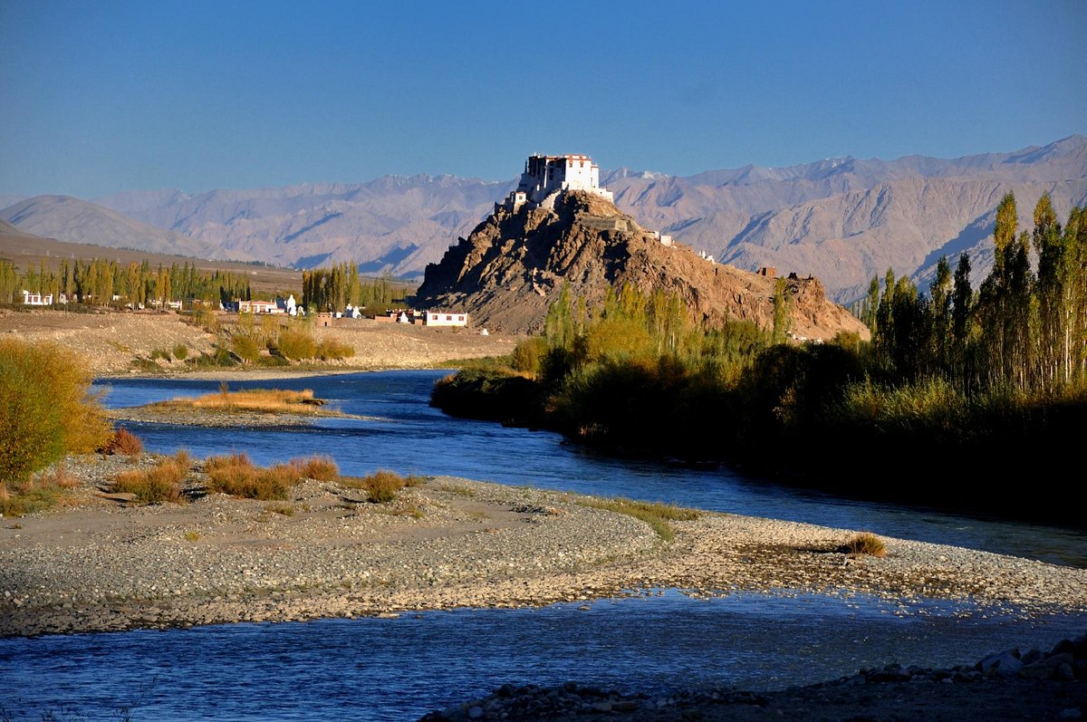 DESTINATION GREEN KASHMIR AND GOLDEN LADAKH 
